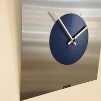 BeoXL - Wandklok RAPSODIE IN BLUE & RED MODERN DUTCH DESIGN