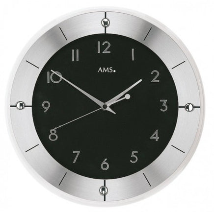 BeoXL - Wandklok zwart en zilver modern design