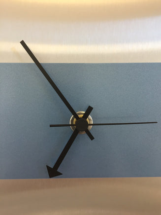 BeoXL - Wandklok YARA ICE BLUE MODERN DESIGN