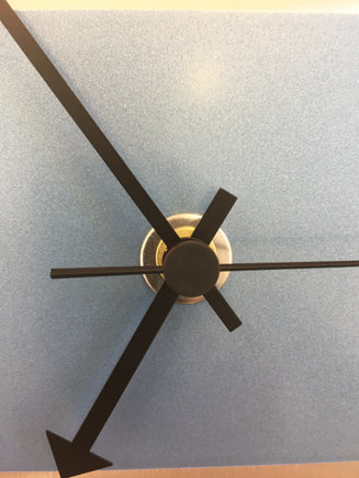 BeoXL - Wandklok YARA ICE BLUE MODERN DESIGN