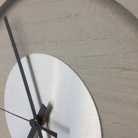 BeoXL - Wandklok Quinten Zilver Modern Design