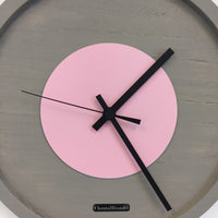 BeoXL - Wandklok Quinten PINK Modern Design