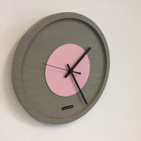 BeoXL - Wandklok Quinten PINK Modern Design