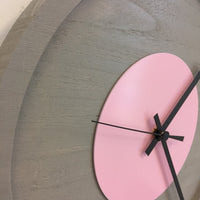 BeoXL - Wandklok Quinten PINK Modern Design