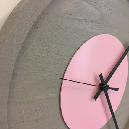 BeoXL - Wandklok Quinten PINK Modern Design