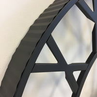 BeoXL - Wandklok XL INDUSTRIAL BLACK