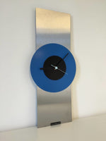 BeoXL - Wandklok RVS Black & Blue Modern Design