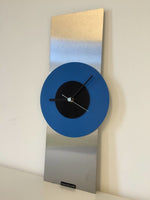 BeoXL - Wandklok RVS Black & Blue Modern Design