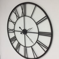 BeoXL - Wandklok XXLRomeins wiel bruin vintage design