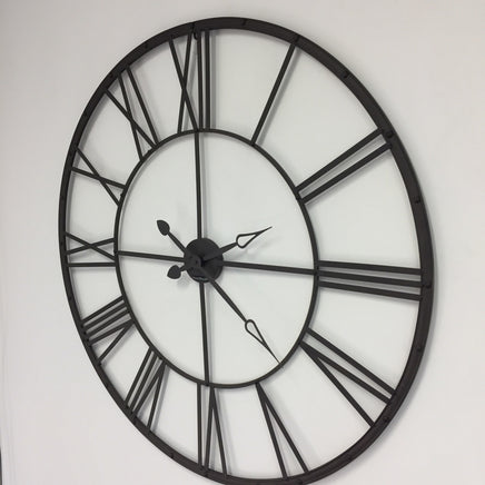 BeoXL - Wandklok XXLRomeins wiel bruin vintage design