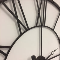 BeoXL - Wandklok XXLRomeins wiel bruin vintage design