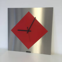 BeoXL - Wandklok Red Window