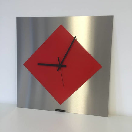 BeoXL - Wandklok Red Window