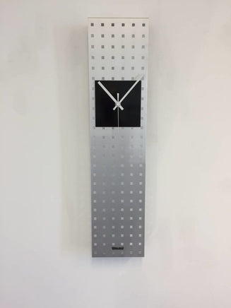 BeoXL - Wandklok Perfor Design Black Square