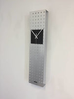 BeoXL - Wandklok Perfor Design Black Square