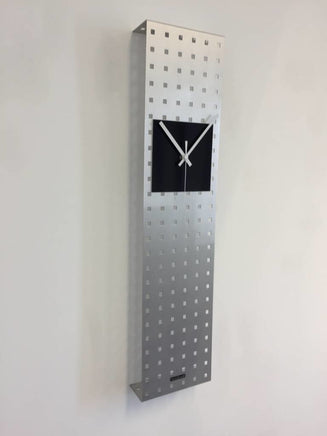 BeoXL - Wandklok Perfor Design Black Square