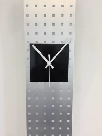 BeoXL - Wandklok Perfor Design Black Square