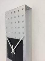 BeoXL - Wandklok Perfor Design Black Square
