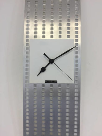 BeoXL - Wandklok PERFOR White Square