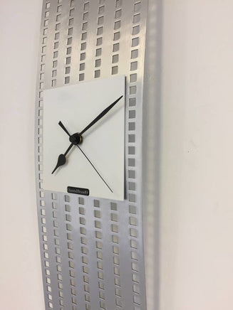 BeoXL - Wandklok PERFOR White Square