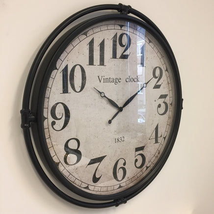 BeoXL - Wandklok XXL METAL PIPE INDUSTRIAL DESIGN