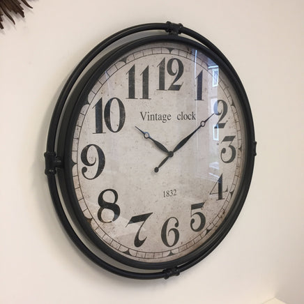 BeoXL - Wandklok XXL METAL PIPE INDUSTRIAL DESIGN