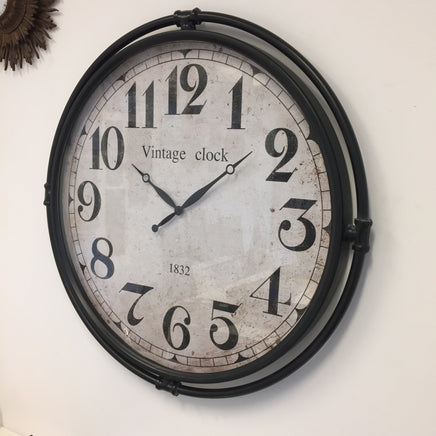 BeoXL - Wandklok XXL METAL PIPE INDUSTRIAL DESIGN