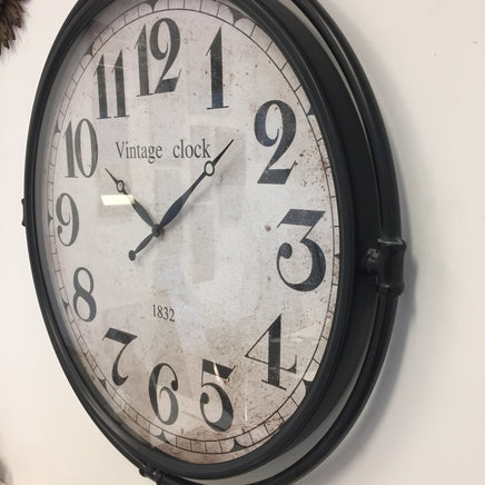 BeoXL - Wandklok XXL METAL PIPE INDUSTRIAL DESIGN