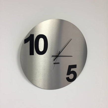 BeoXL - Wandklok Rond TEN-FIVE Modern Design