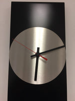 BeoXL - Wandklok LaBrand Export Design Black & Red Pointer