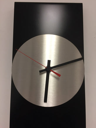 BeoXL - Wandklok LaBrand Export Design Black & Red Pointer