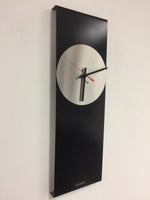 BeoXL - Wandklok LaBrand Export Design Black & Red Pointer