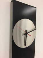 BeoXL - Wandklok LaBrand Export Design Black & Red Pointer