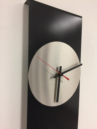BeoXL - Wandklok LaBrand Export Design Black & Red Pointer