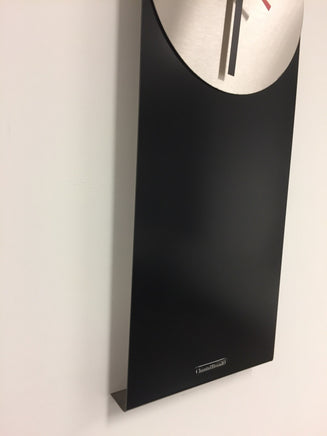 BeoXL - Wandklok LaBrand Export Design Black & Red Pointer