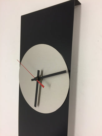 BeoXL - Wandklok LaBrand Export Design Black & Red Pointer