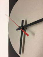 BeoXL - Wandklok LaBrand Export Design Black & Red Pointer