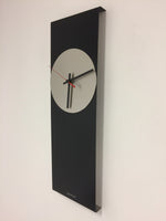 BeoXL - Wandklok LaBrand Export Design Black & Red Pointer