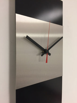 BeoXL - Wandklok LaBrand Export Design Black & RED Pointer