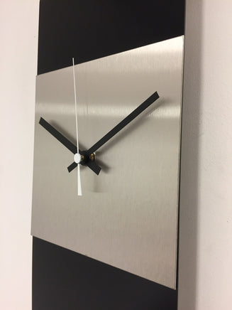 BeoXL - Wandklok LaBrand Export Design Black & White Pointer Modern Dutch Design