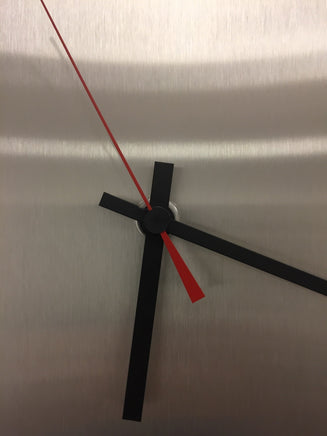 BeoXL - Wandklok LaBrand Export Design Black & RED Pointer modern Design
