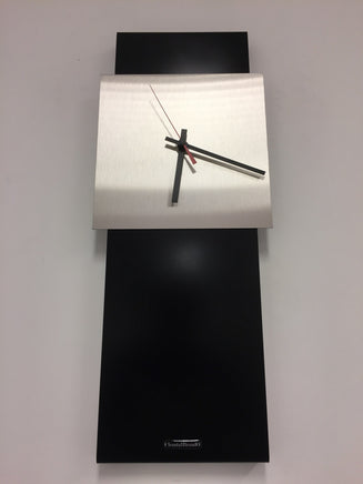 BeoXL - Wandklok LaBrand Export Design Black & RED Pointer modern Design