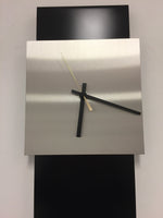 BeoXL - Wandklok LaBrand Export Design Black & Gold Pointer modern design