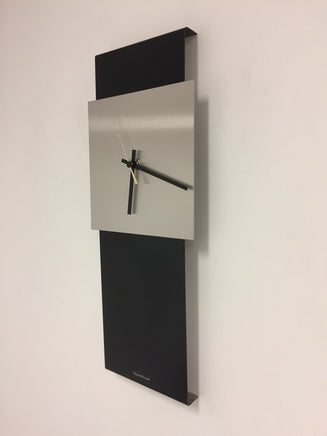 BeoXL - Wandklok LaBrand Export Design Black & Gold Pointer modern design