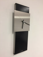 BeoXL - Wandklok LaBrand Export Design Black & White Pointer Modern Design