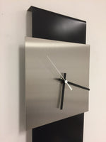 BeoXL - Wandklok LaBrand Export Design Black & White Pointer Modern Design