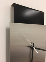 BeoXL - Wandklok LaBrand Export Design Black & White Pointer Modern Design