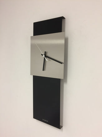 BeoXL - Wandklok LaBrand Export Design Black & White Pointer Modern Design