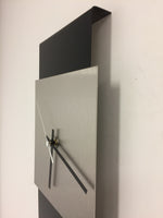 BeoXL - Wandklok LaBrand Export Design Black & White Pointer Modern Design