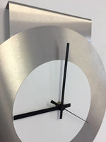 BeoXL - Wandklok Pendulum White